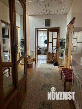 Дом 300м&sup2;, 3-этажный, участок 3 сот.  