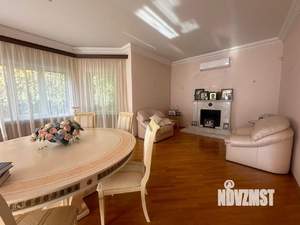 Дом 341м&sup2;, 4-этажный, участок 6 сот.  