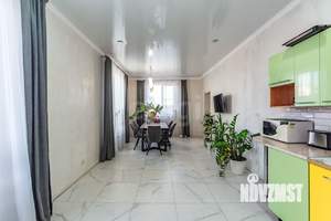 Дом 211м&sup2;, 2-этажный, участок 3 сот.  