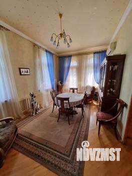 Дом 210м², 2-этажный, участок 6 сот.  