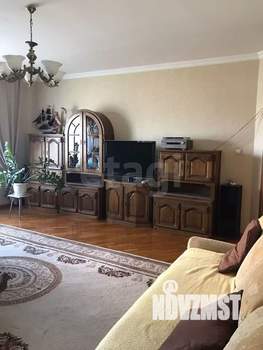 Дом 280м&sup2;, 2-этажный, участок 3 сот.  