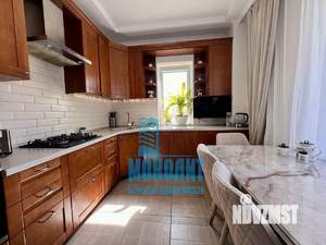 Дом 255м&sup2;, 2-этажный, участок 7 сот.  