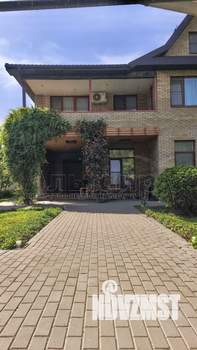 Дом 320м², 3-этажный, участок 6 сот.  