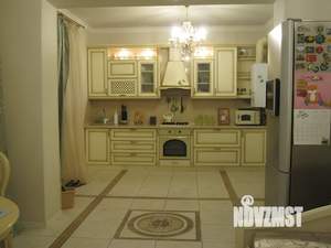 Дом 150м&sup2;, 2-этажный, участок 3 сот.  