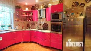 Дом 123м&sup2;, 2-этажный, участок 3 сот.  