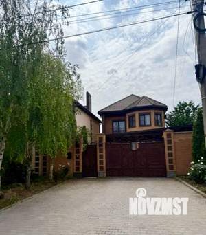 Дом 180м&sup2;, 2-этажный, участок 3 сот.  