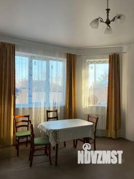 Дом 130м&sup2;, 2-этажный, участок 3 сот.  