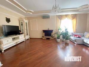 Дом 310м², 2-этажный, участок 3 сот.  