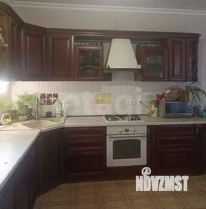 Дом 132м&sup2;, 2-этажный, участок 3 сот.  