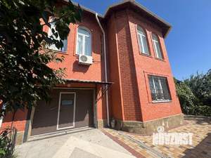 Дом 293м², 3-этажный, участок 4 сот.  