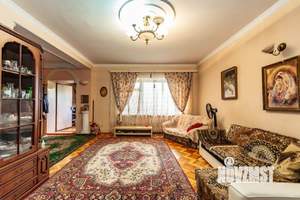 Дом 262м², 3-этажный, участок 3 сот.  