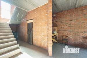 Дом 145м&sup2;, 2-этажный, участок 3 сот.  