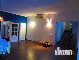 Дом 240м², 2-этажный, участок 5 сот.  