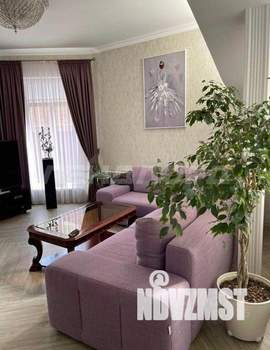 Дом 130м&sup2;, 2-этажный, участок 3 сот.  