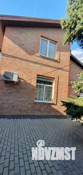 Дом 186м&sup2;, 2-этажный, участок 4 сот.  