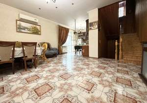 Дом 385м&sup2;, 4-этажный, участок 7 сот.  