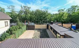 Дом 187м&sup2;, 3-этажный, участок 4 сот.  