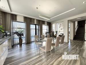 Дом 374м², 3-этажный, участок 7 сот.  