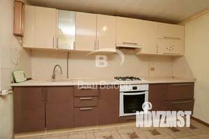 Дом 80м&sup2;, 2-этажный, участок 6 сот.  