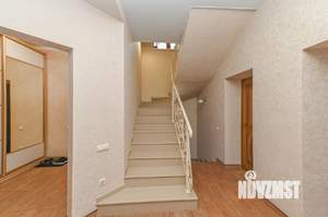 Дом 242м&sup2;, 2-этажный, участок 3 сот.  