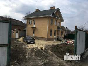 Дом 240м², 2-этажный, участок 6 сот.  