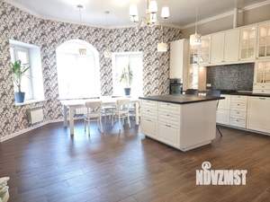 Дом 260м&sup2;, 2-этажный, участок 6 сот.  