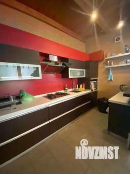 Дом 170м&sup2;, 2-этажный, участок 3 сот.  