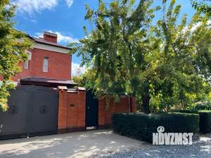 Дом 217м&sup2;, 3-этажный, участок 3 сот.  