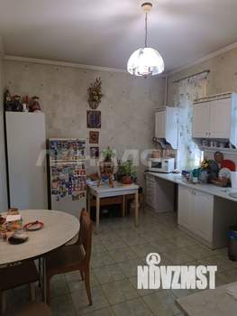 Дом 180м², 2-этажный, участок 4 сот.  