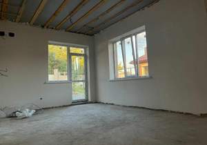 Дом 100м&sup2;, 1-этажный, участок 5 сот.  