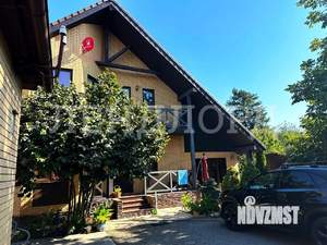 Дом 240м&sup2;, 2-этажный, участок 6 сот.  