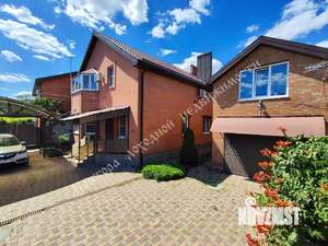 Дом 220м², 2-этажный, участок 5 сот.  