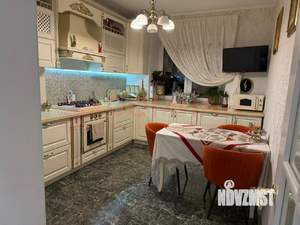 Дом 270м², 3-этажный, участок 6 сот.  