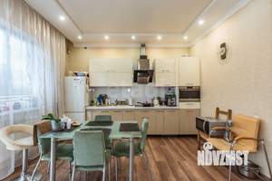 Дом 337м², 3-этажный, участок 11 сот.  