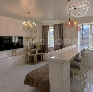 Дом 200м², 3-этажный, участок 3 сот.  