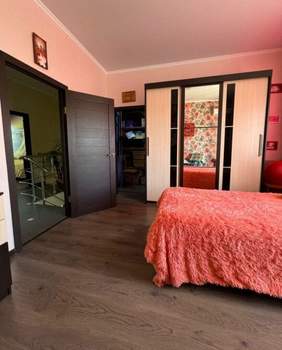 Дом 140м&sup2;, 2-этажный, участок 3 сот.  