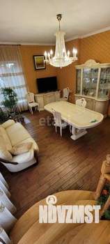 Дом 212м², 2-этажный, участок 6 сот.  