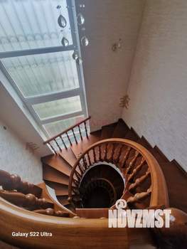 Дом 310м&sup2;, 2-этажный, участок 3 сот.  