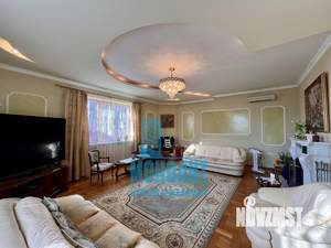 Дом 424м², 3-этажный, участок 14 сот.  