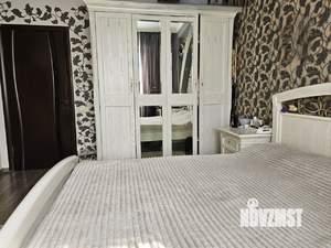 Дом 242м&sup2;, 3-этажный, участок 4 сот.  