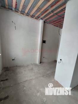 Дом 200м&sup2;, 2-этажный, участок 4 сот.  