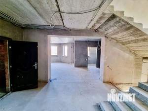 Дом 325м², 3-этажный, участок 6 сот.  