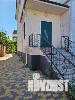 Дом 420м&sup2;, 3-этажный, участок 6 сот.  