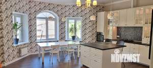 Дом 260м&sup2;, 2-этажный, участок 6 сот.  