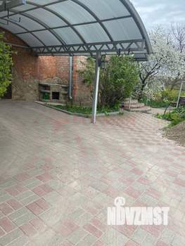 Дом 220м&sup2;, 3-этажный, участок 6 сот.  