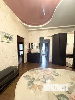 Дом 247м&sup2;, 2-этажный, участок 594 сот.  