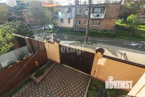 Дом 300м&sup2;, 3-этажный, участок 4 сот.  