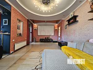 Дом 400м&sup2;, 3-этажный, участок 5 сот.  