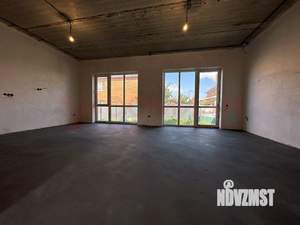 Дом 210м&sup2;, 2-этажный, участок 3 сот.  