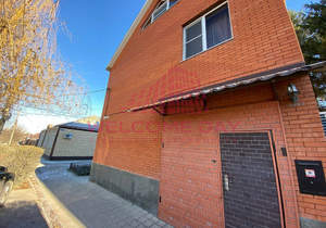 Дом 235м&sup2;, 2-этажный, участок 5 сот.  